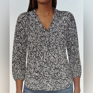 Vince Camuto black & white top size M - NWT - 0434DY-2A